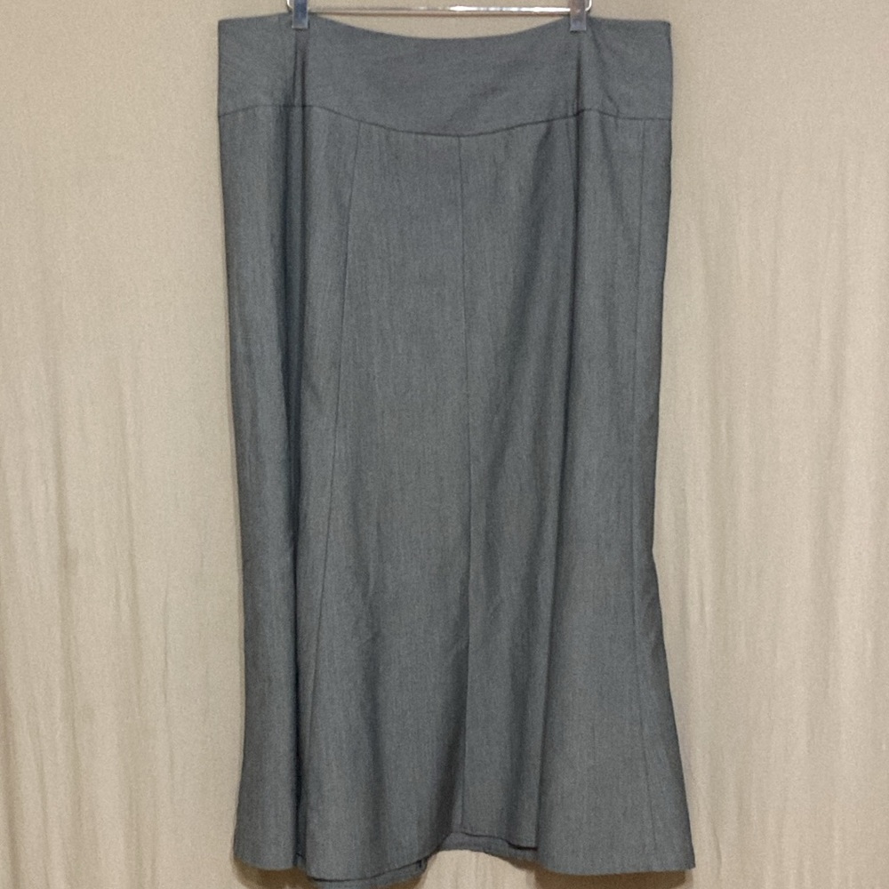 Gray twill maxi skirt with triple button closure Size 18W EUC
